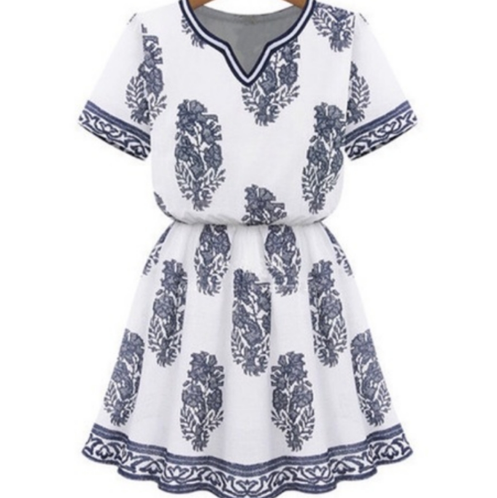 Goodnight Macaroon XS blue and white dress